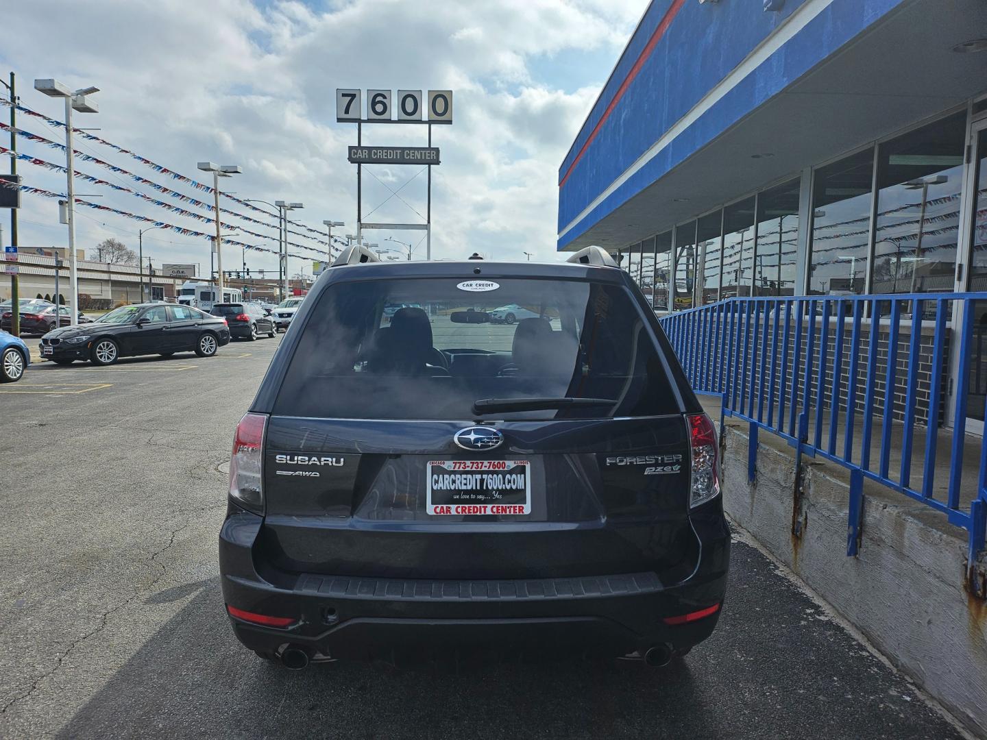 2013 GRAY Subaru Forester 2.5X Limited (JF2SHAFC2DH) with an 2.5L H4 SOHC 16V engine, Continuously Variable Transmission transmission, located at 7600 S Western Ave., Chicago, IL, 60620, (773) 918-3980, 0.000000, 0.000000 - Photo#3